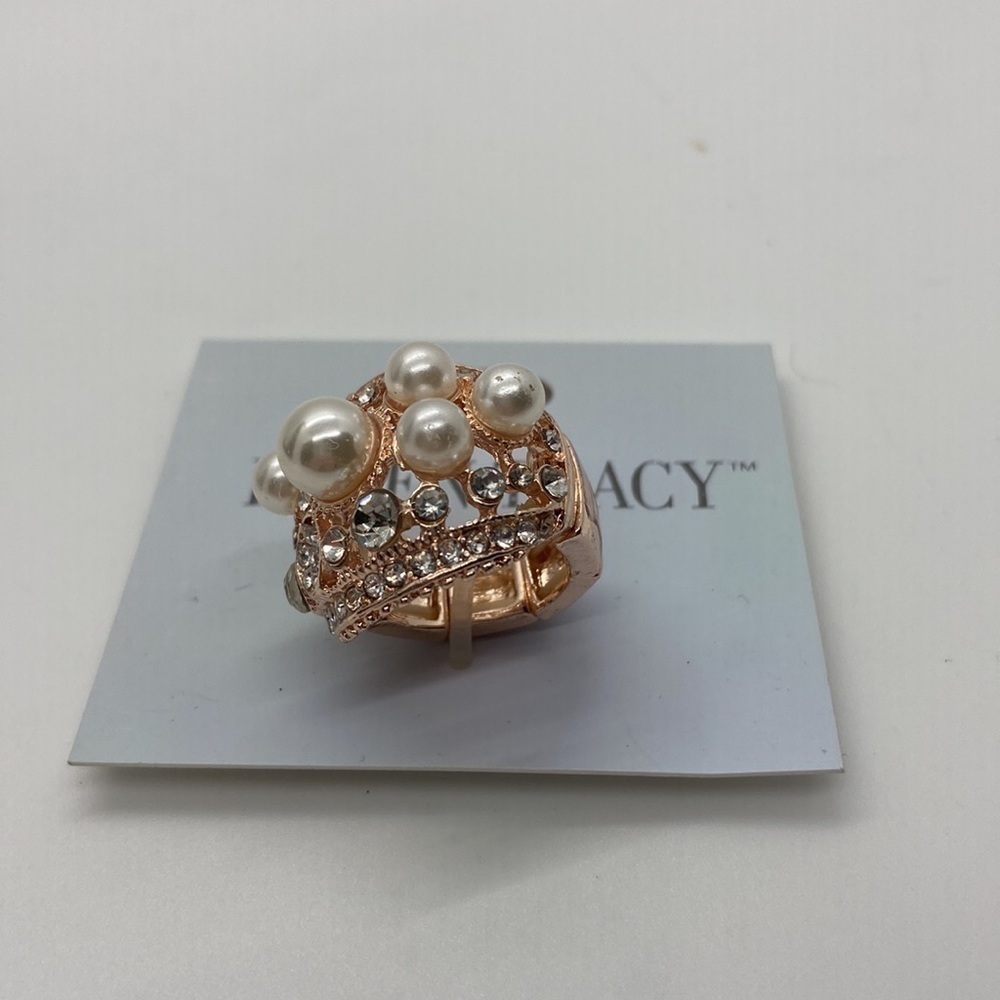 Ellen Tracy Faux Rose Gold Diamond Pearl Cocktail Ring One Size NWT - Picture 2 of 7